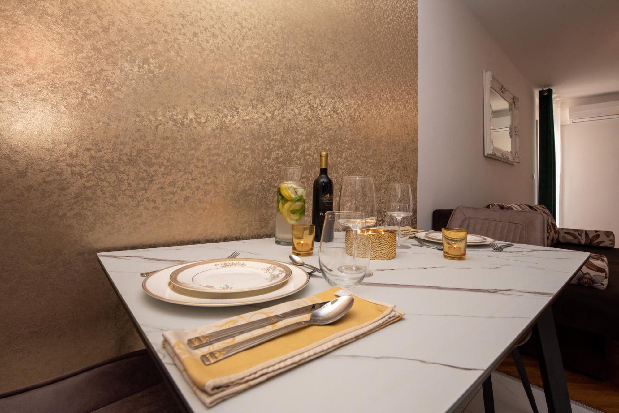 Royal Elegance Apartman Split Eksteriør billede